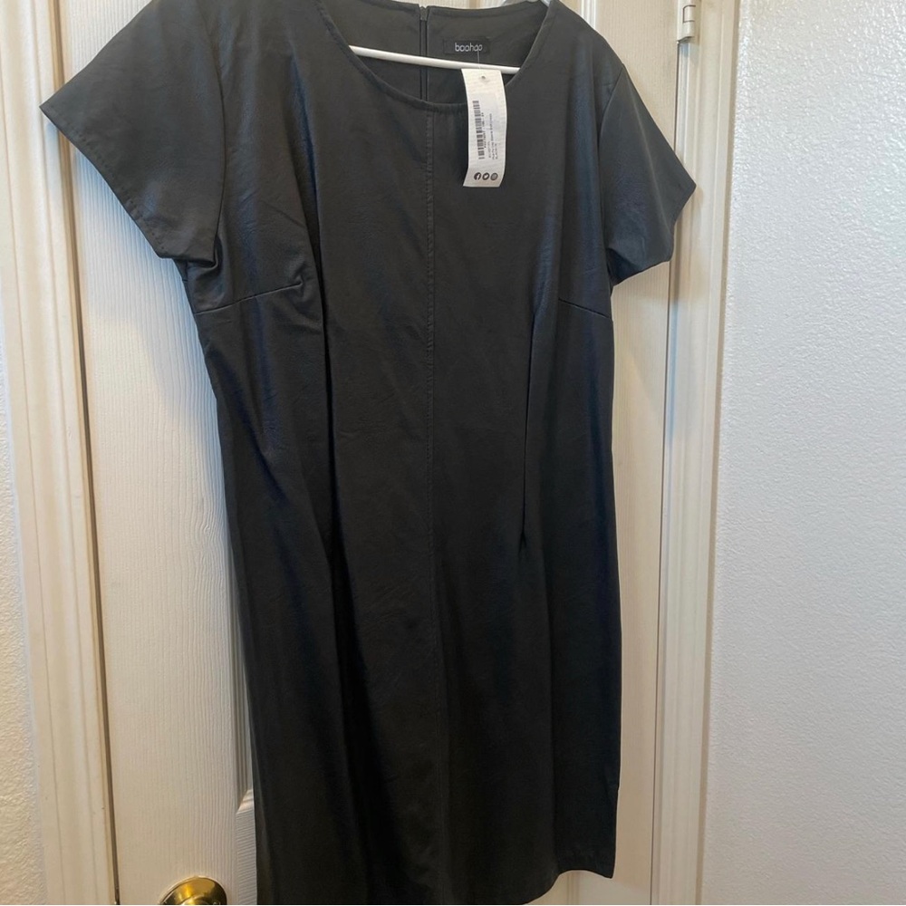 Boohoo Cap sleeve black dress!